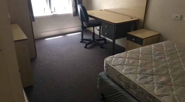 Easy Living in the City - Ideal for Students - Photo 1