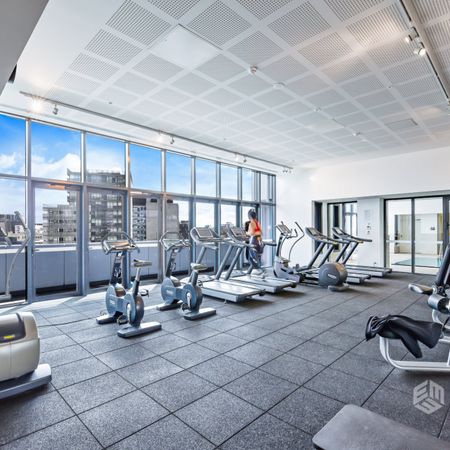 🌆 Stunning 49th-Floor City Living at Vision Apartments - Photo 4