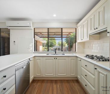 Spacious 5 Bedroom Family Home in Booragoon - Photo 4