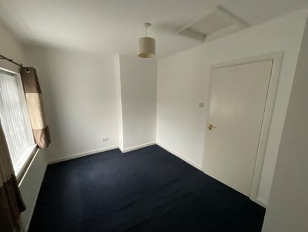 8 Dhu Varren Parade, Belfast , BT13 3FJ - Photo 4