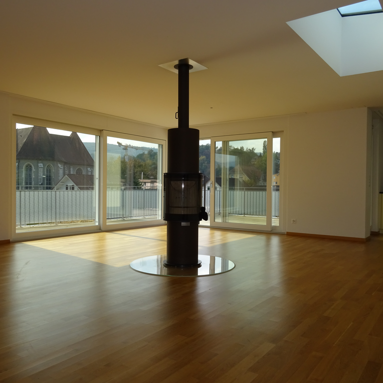 Exkl. 2.5-Zi.-Attika-WHG, Panorama-Terrasse & Dreh-Cheminée in Laufen - Foto 1