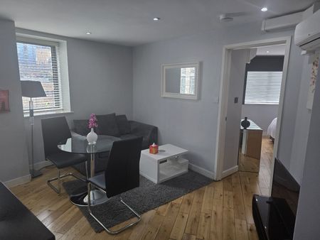 1 Bed Flat, Creative House, SW8 - Photo 2