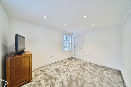 2 Bed Terraced House, Lower Richmond Road, SW15 - Photo 4