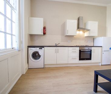 Apt 8, 12a Clarendon Road - Photo 2