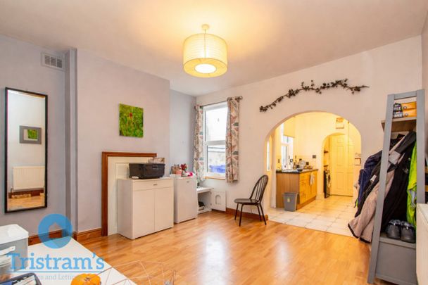 4 bed Semi-Detached House for Rent - Photo 1