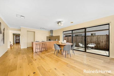 Stop Scrolling - Photo 3