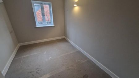 3 bedroom semi-detached house to rent - Photo 2