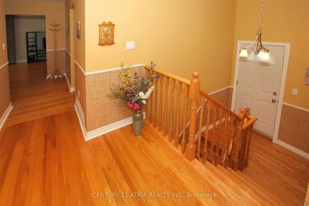 For Lease - 16 Brightbay Crescent, Markham, Ontario - Photo 2