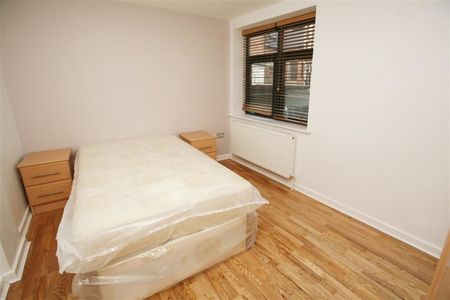 Jacob Mansions, Umberston Street, Whitechapel, London E1 - Photo 4