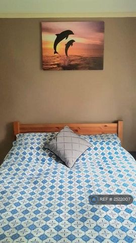 1 bedroom in a flat share to rent - Photo 5