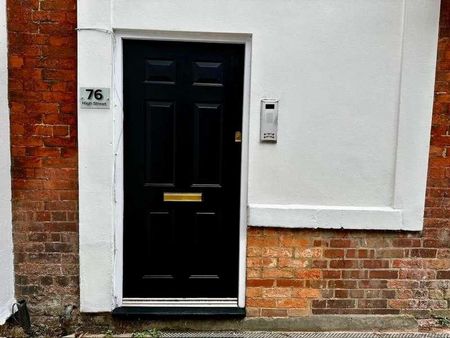 High Street, Banbury, OX16 - Photo 2