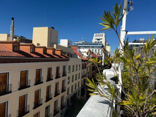 Ático de alquiler en Sol - Photo 1