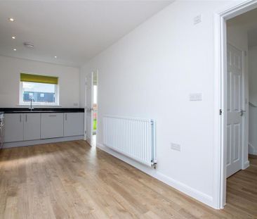 3 bedroom detached house to rent - Photo 6