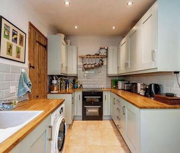 2 bedroom semi-detached house to rent - Photo 6