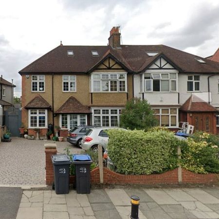 Studio Flat, Dorset Road, SW19 - Photo 4