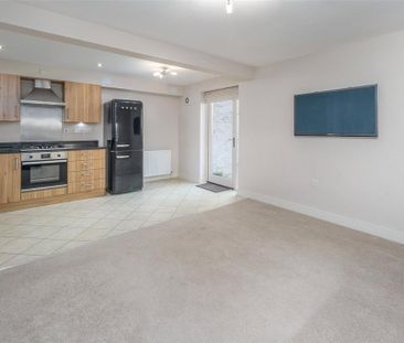 2 bedroom semi-detached house to rent - Photo 5