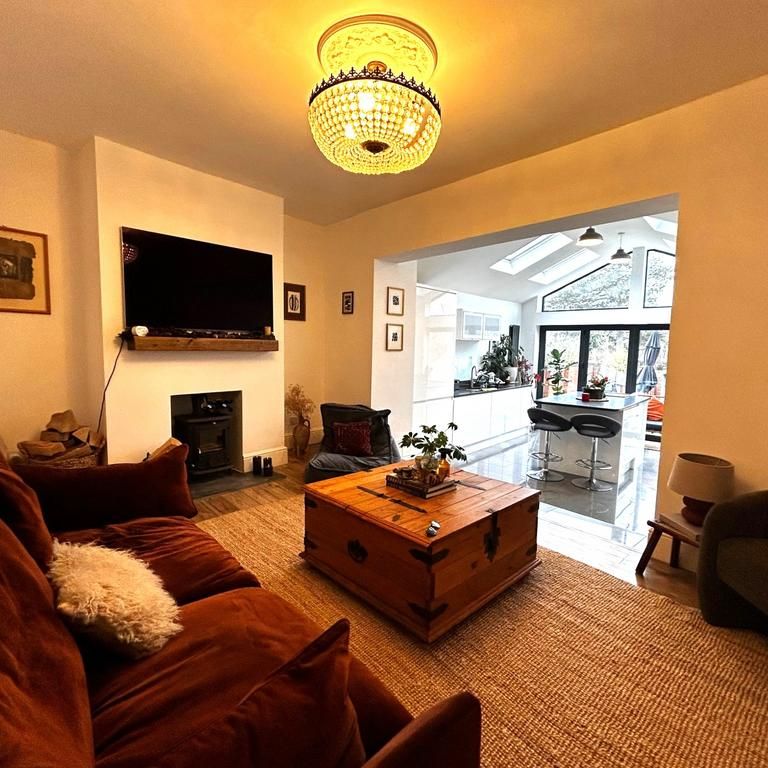 4 bedroom terraced house to rent - Photo 1