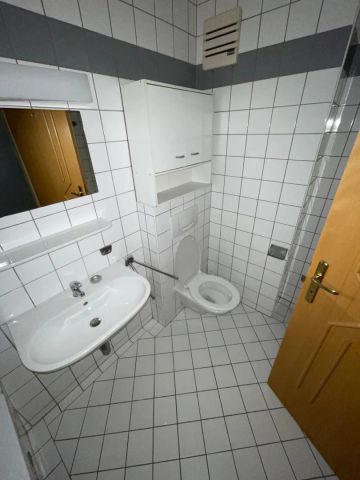 Gemütliche Single-Wohnung mit möblierter Küche im Zentrum von Lohnsburg - Photo 2