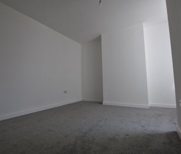 High Street, Snodland, London - Photo 1