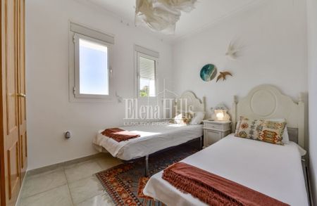 Bungalow with sea views located in the prestigious area of ​​Altea Hills, Altea. - Photo 2