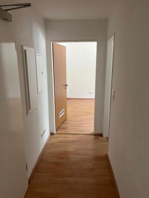 Helle Zwei-Zimmer-Wohnung im Erdgeschoss ab sofort zu vermieten! - Photo 1