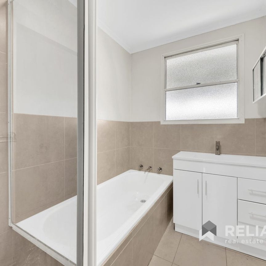 13 Sandpiper Street, Werribee, Vic 3030 - Photo 1