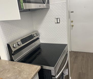 For Lease - 2365 Marine Drive Unit# 102, Oakville, Ontario - Photo 4