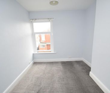 2 bedroom end of terrace house to rent - Photo 5