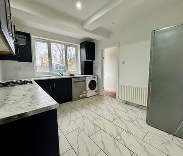 3 bedroom semi-detached house to rent - Photo 6