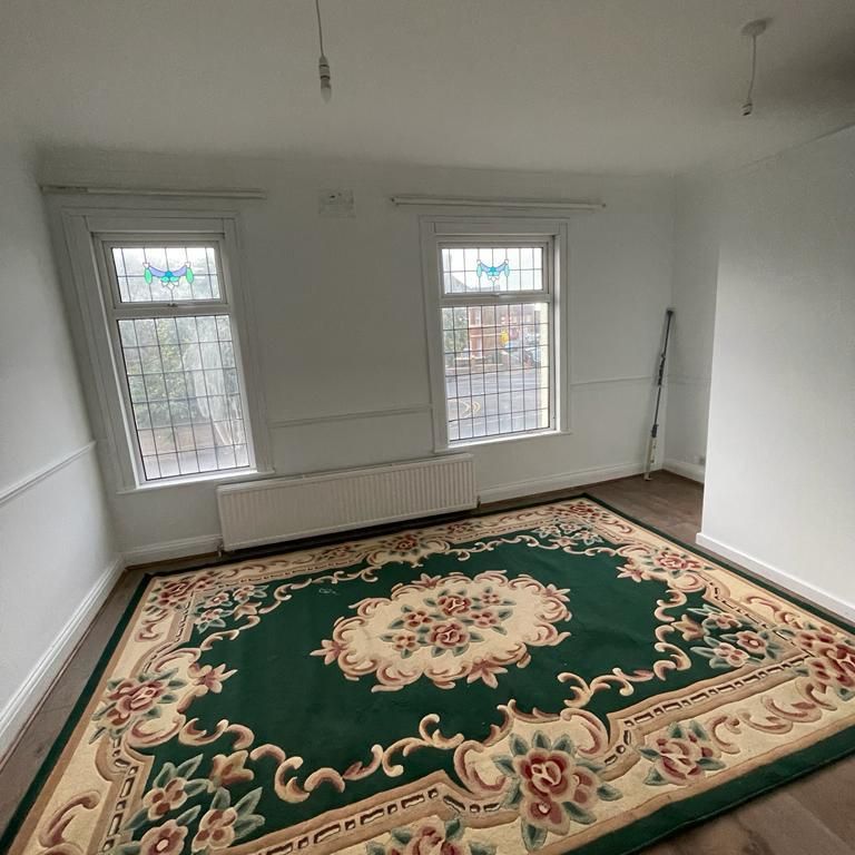 House share to rent - Photo 1