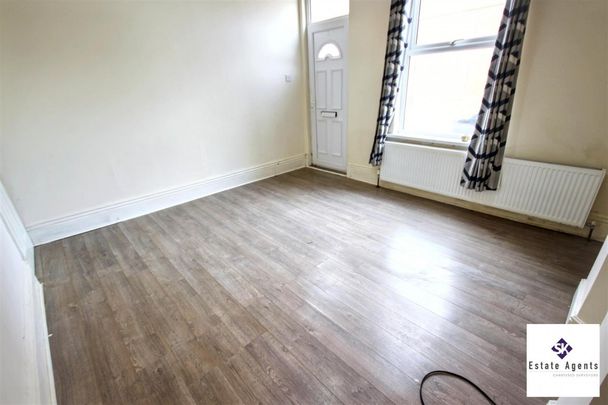 3 Bedroom House - End Terrace To Let - Photo 1