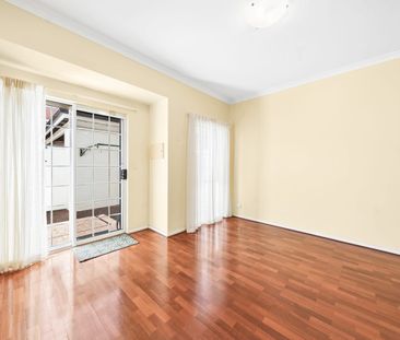 Elegant French Provincial Townhouse in the Heart of Northbridge - Photo 5
