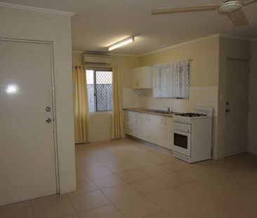 Well Presented Duplex Unit With Large Yard - Photo 3