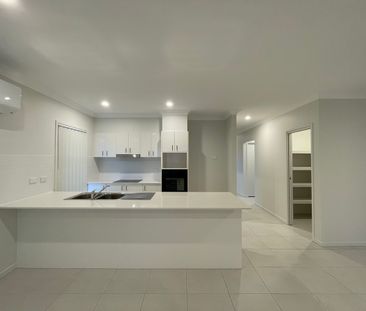 Spacious Family Home in Collingwood Park - Photo 4