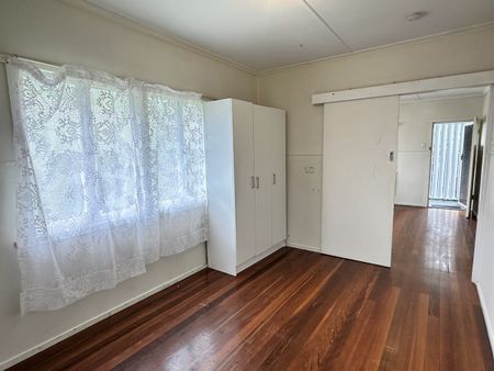 Convenient one bedroom flat in vibrant Newmarket! - Photo 2