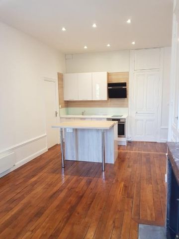 Location Appartement 2 pièces 43m² LYON 3ème - Photo 2