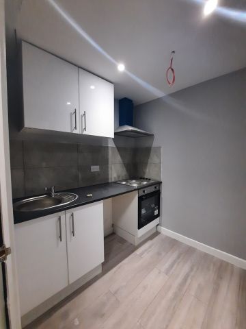 2 Bed Flat, Hither Green Lane, SE13 - Photo 4