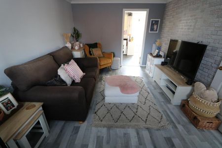 2 bedroom terraced house to rent - Photo 3