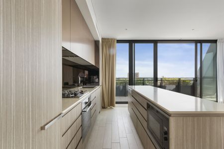 Amazing 3 Bedroom Unit in Infinity Fully Furnished - Photo 3