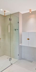 Immaculate, Sunlit One Bedroom Apartment - Photo 4