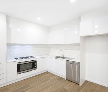 33 Gilded Way, Craigieburn VIC 3064 - Townhouse For Rent | Domain - Photo 3