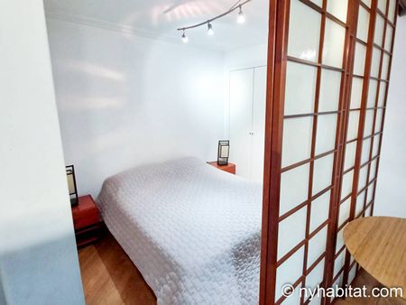 Logement à Paris, Location meublée - Photo 2