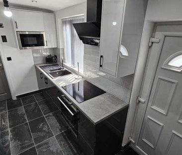 Grovehall Drive, Leeds, LS11 - Photo 5