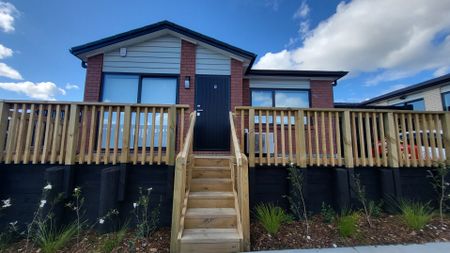 Brand new family home 1/26 Pah Road, Papatoetoe, Auckland - Photo 2