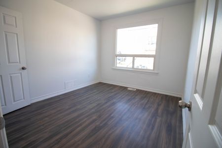 **CHARMING** 3-BEDROOM MAIN UNIT FOR RENT - Photo 3