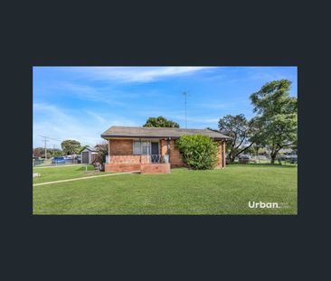 Comfort, Space & Convenience on a Generous Corner Block - Photo 4