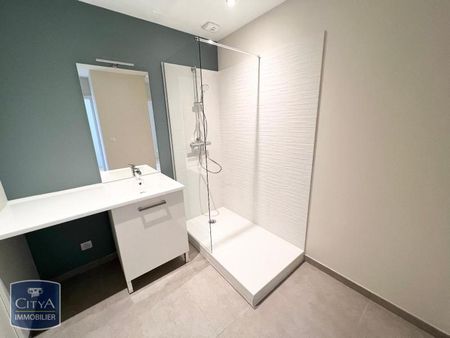 Location Appartement 2 pièces 39m² FONTENAY LE COMTE 85200 - Photo 3