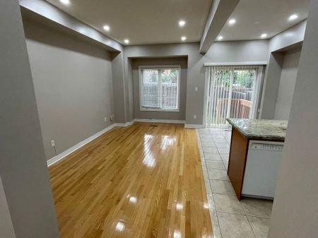 For Lease - 134 Breton Avenue, Mississauga, Ontario - Photo 2