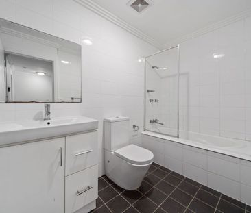 CONVENIENT TOWNHOUSE LIVING IN MERRYLANDS - Photo 6