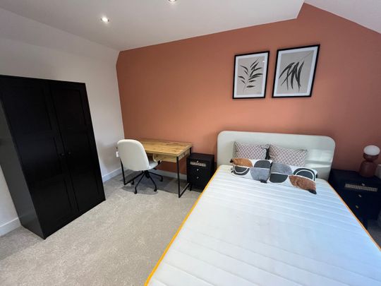 1 Bed Flat, New Briggate, LS2 - Photo 1